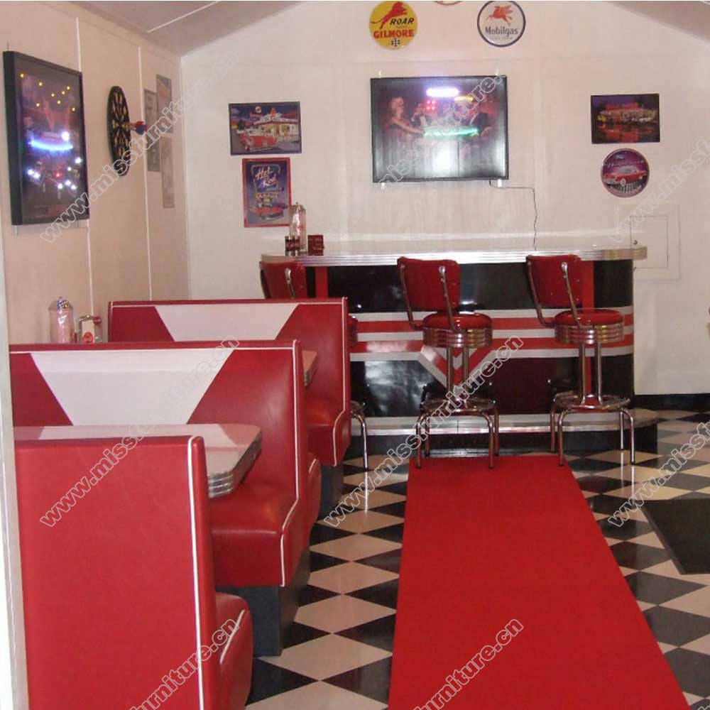 red and white V backrest american 50s diner booth couches and table set, back to back doubleside red 1950s american diner booth couches and table set furniture, American 1950s retro diner booth seating and table set M-8149