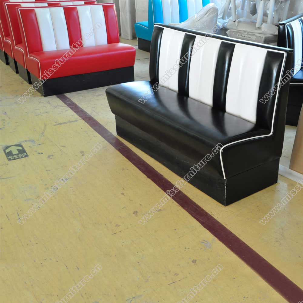 Black PVC leather midcentury fast food american 50s booth couches, 3 seater 59in length stirpe with piping american style 1950s booth couches, American 1950s style retro diner booth seating furniture M-8517